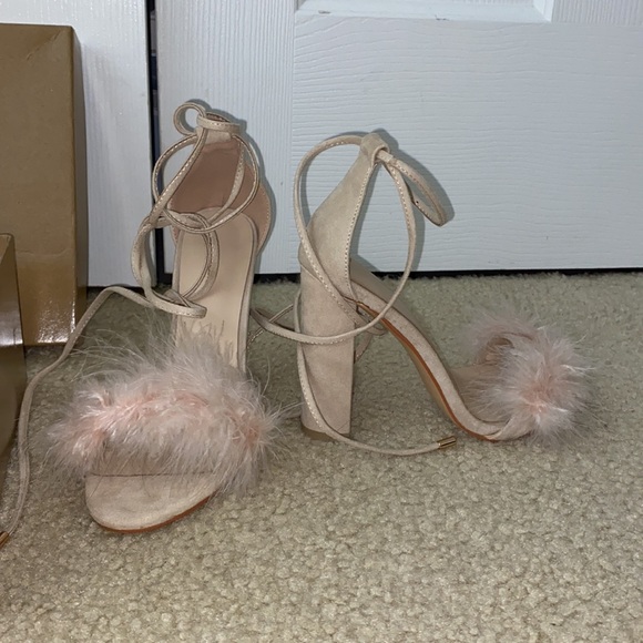 Brand new heels size 7 - Picture 4 of 5